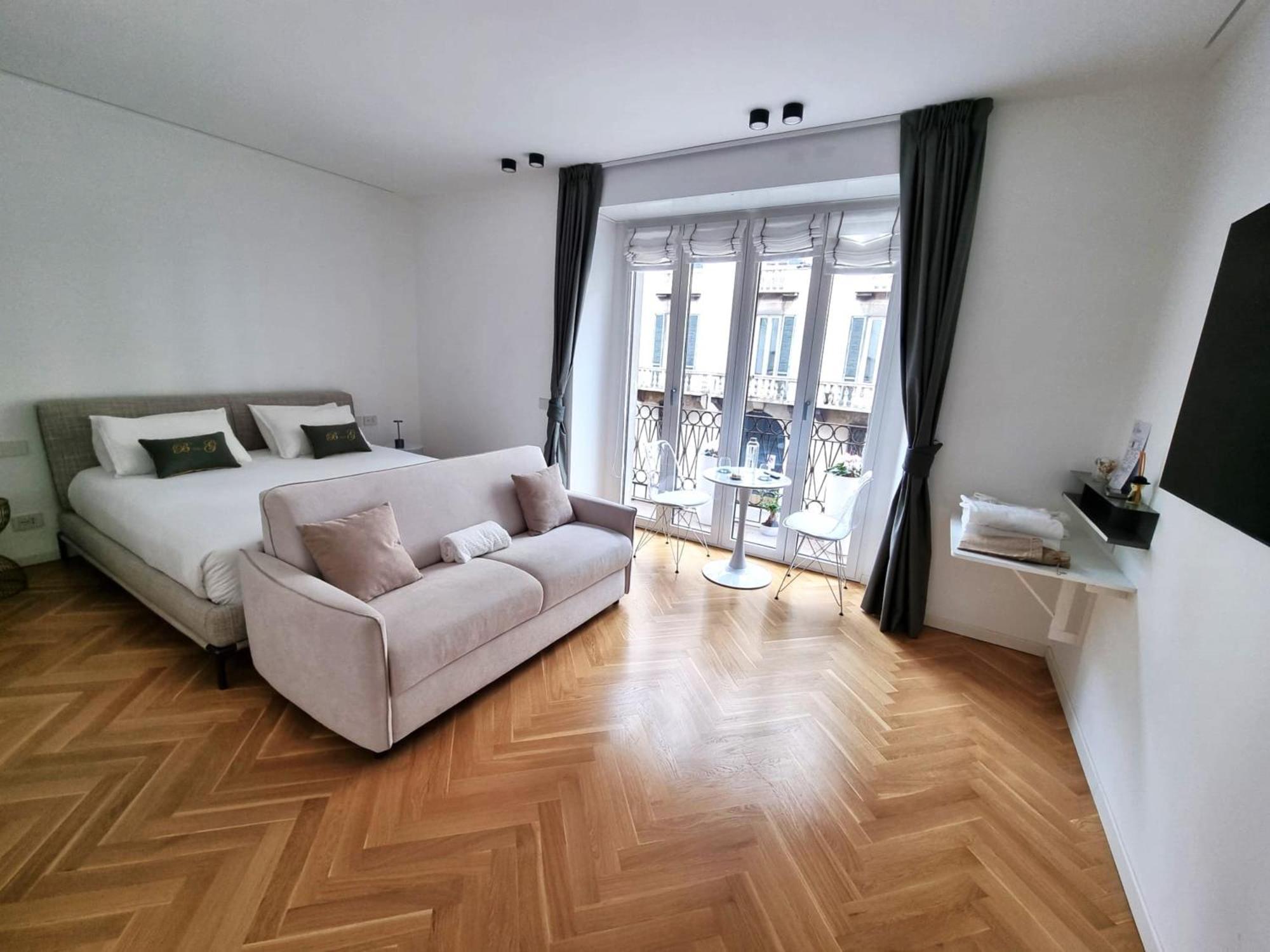 B And G San Babila- Luxury In The Heart Of Milano - Design District Hotel Buitenkant foto