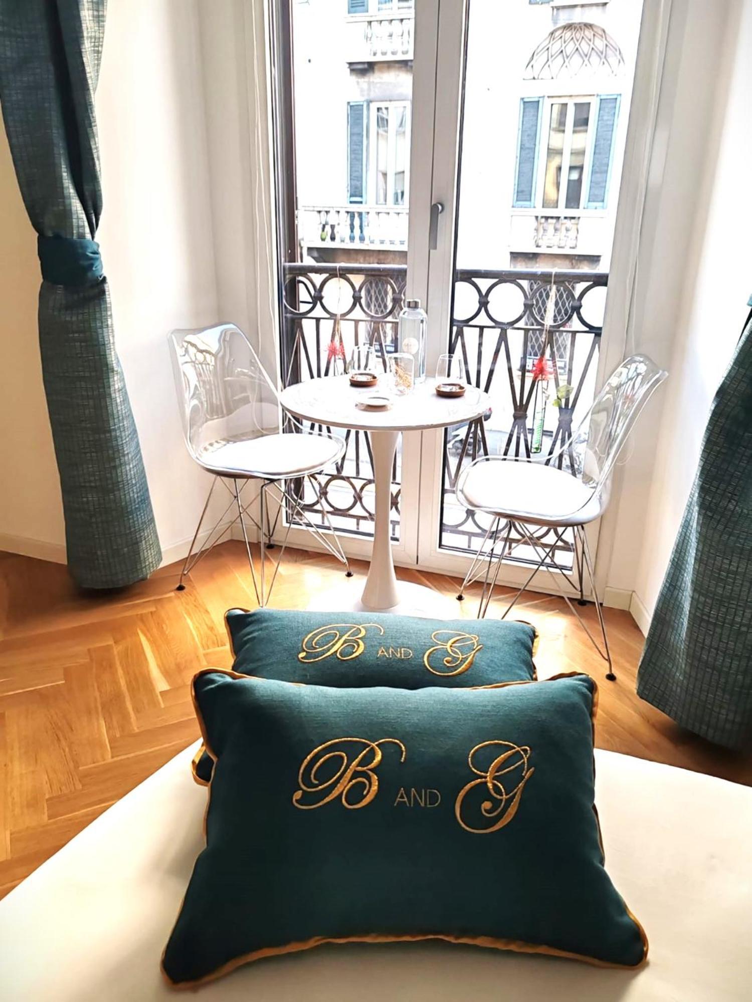 B And G San Babila- Luxury In The Heart Of Milano - Design District Hotel Buitenkant foto