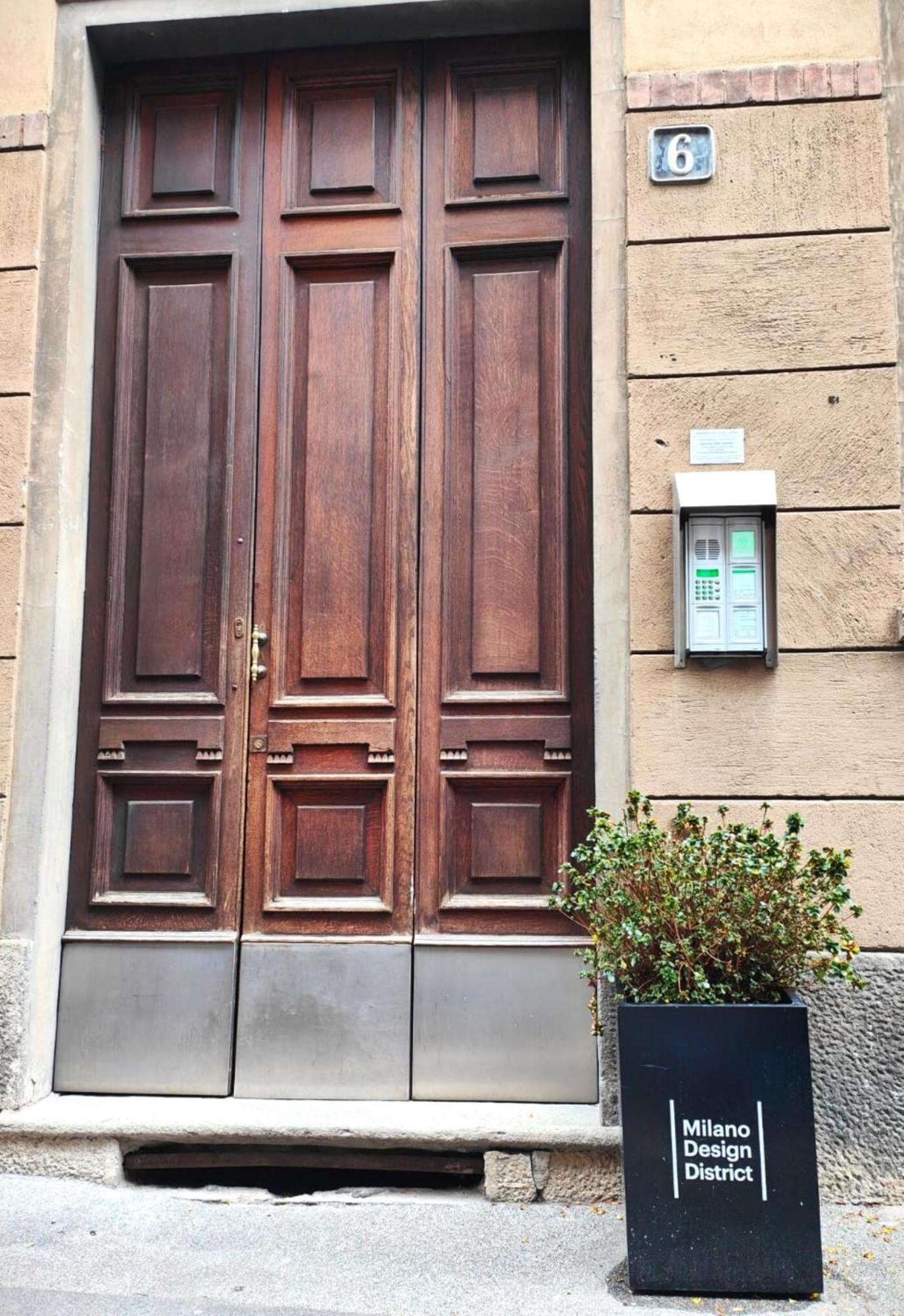 B And G San Babila- Luxury In The Heart Of Milano - Design District Hotel Buitenkant foto